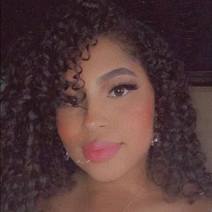 Meet your Posher, Brianna